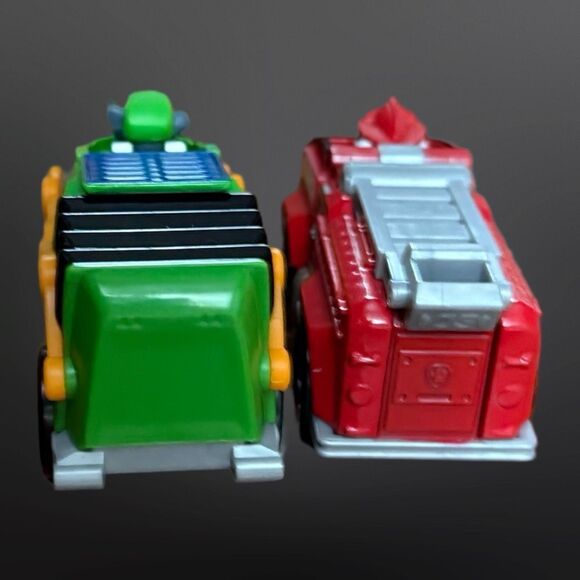 PAW Patrol Pup Squad Paw Patroller Transforming Playset With 2 Diecast Cars - Picture 7 of 10